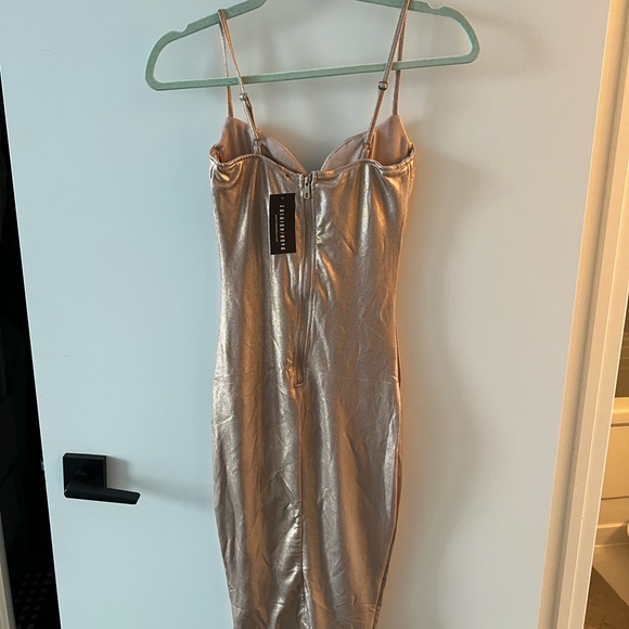 FASHIONNOVA - rose gold midi dress - Picture 3 of 5